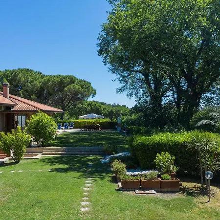 Villa Micol 10 *