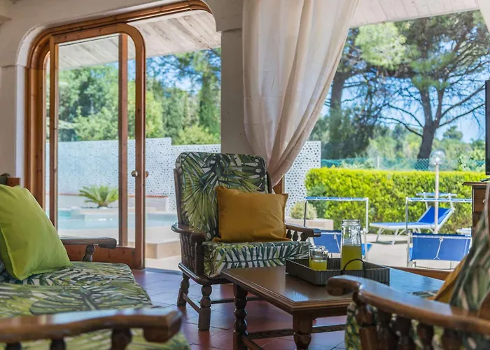 Micol فيلة بيزارو